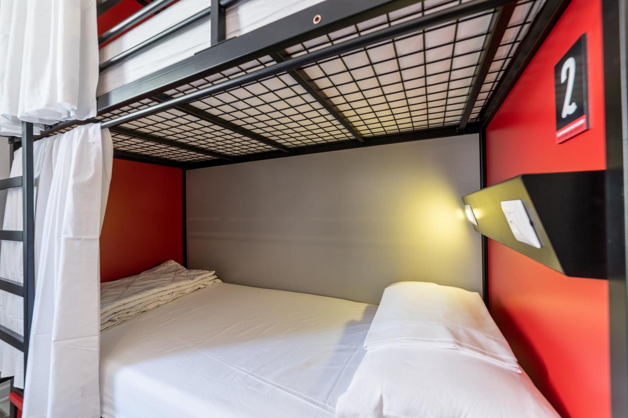 Yellowsquare Hostal